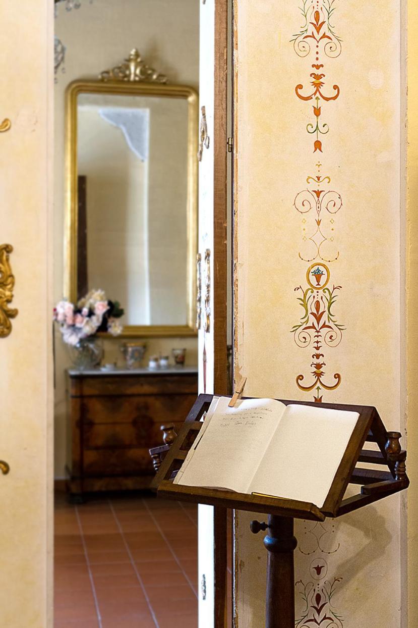 Apartamento Donna Regina Dimora D'Epoca Nápoles Exterior foto