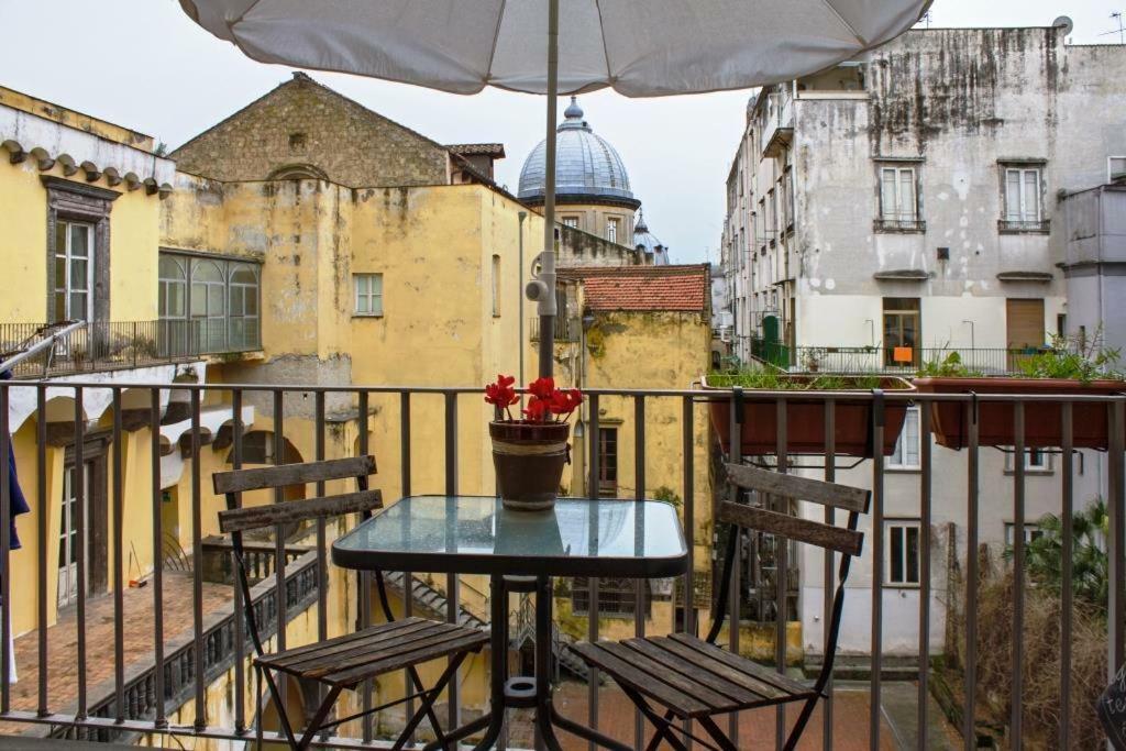 Apartamento Donna Regina Dimora D'Epoca Nápoles Exterior foto